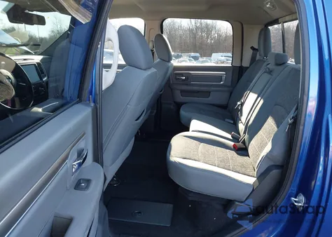 2017 Ram 1500 Big Horn 4X4 5'7 Box z USA, uszkodzony, nr VIN 1C6RR7LT7HS633548